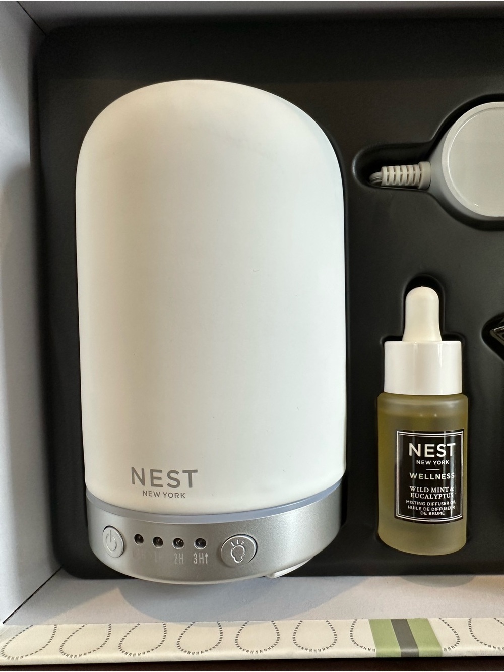 NEST New York Wellness Misting Diffuser Set — Wild Mint & Eucalyptus- NIB - Picture 5 of 6